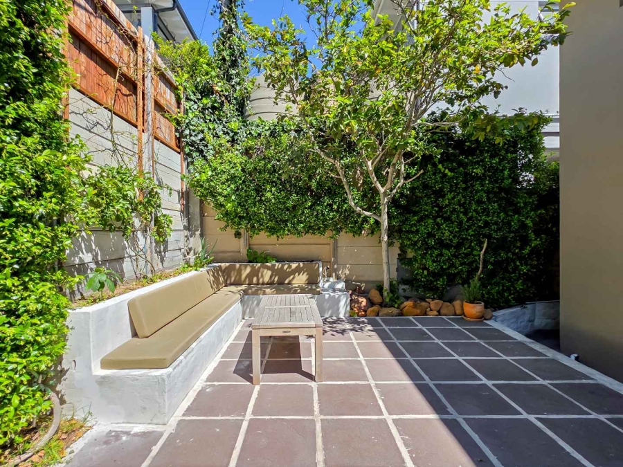To Let 2 Bedroom Property for Rent in Vredehoek Western Cape